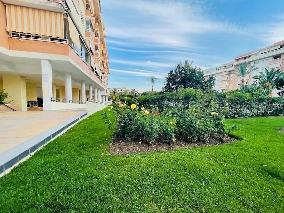 Apartamento Torre Atalaya-Teatinos Malaga Capitalアパートメント 0*,  スペイン